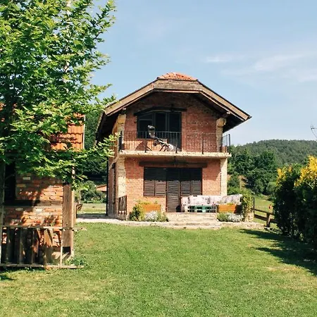 Una Guest House *